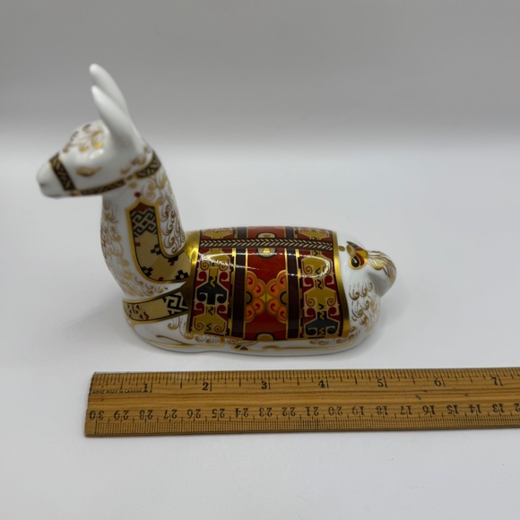 Royal Crown Derby Llama bone china paperweight figurine Collectors Guild Exclus - Picture 10 of 12